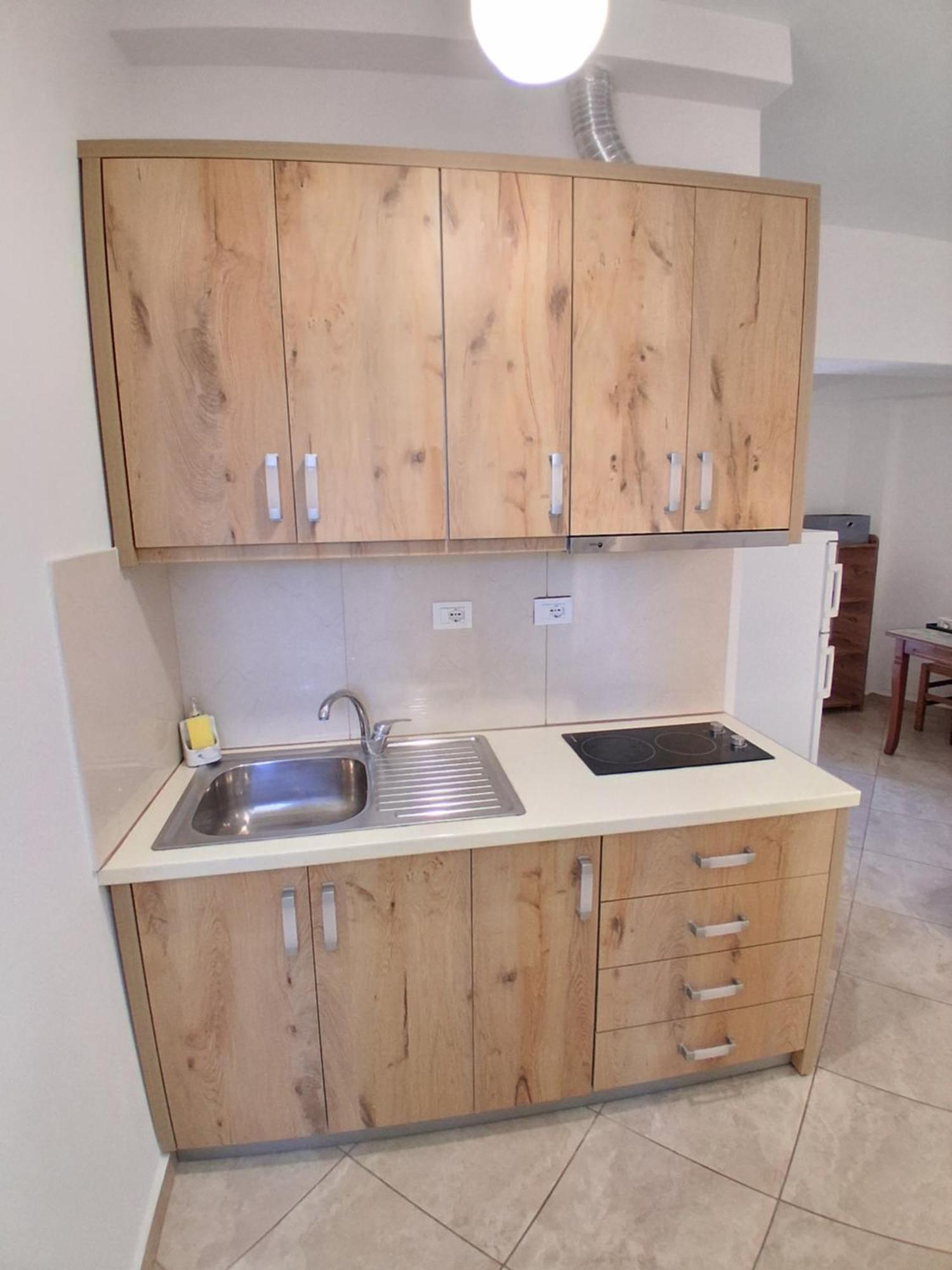 Rooms With View Himare Esterno foto